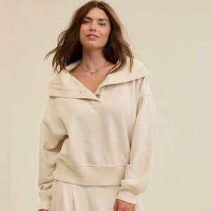 Aerie best button sweatshirt. Heather Frost size M.